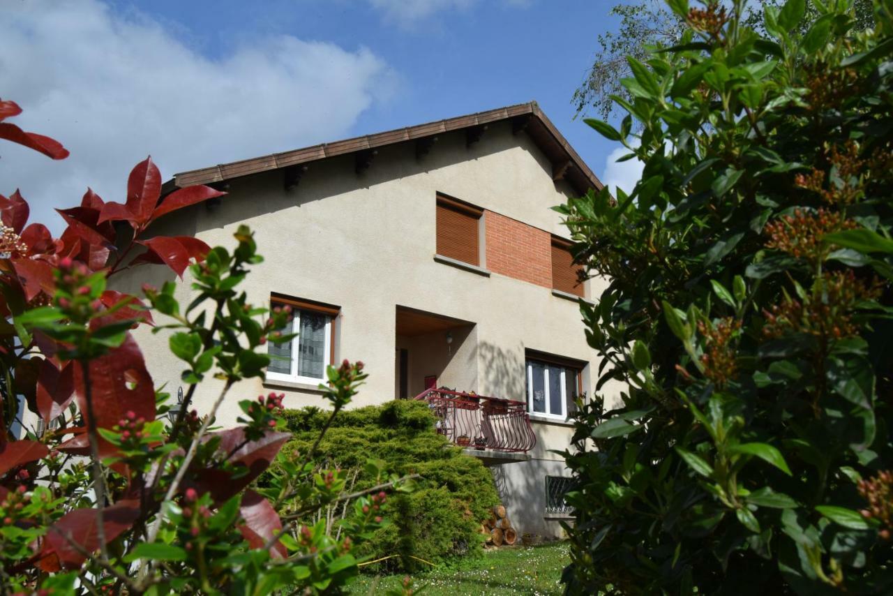 Le Nid De L'Ecureuil Bed & Breakfast Brens  Exterior photo