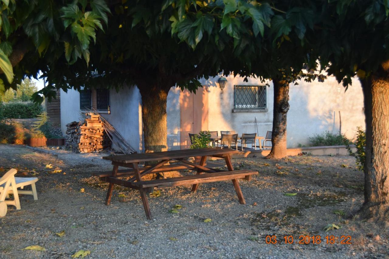 Le Nid De L'Ecureuil Bed & Breakfast Brens  Exterior photo