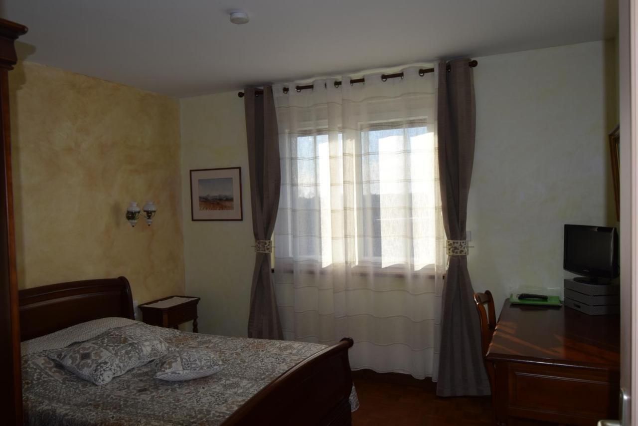 Le Nid De L'Ecureuil Bed & Breakfast Brens  Exterior photo
